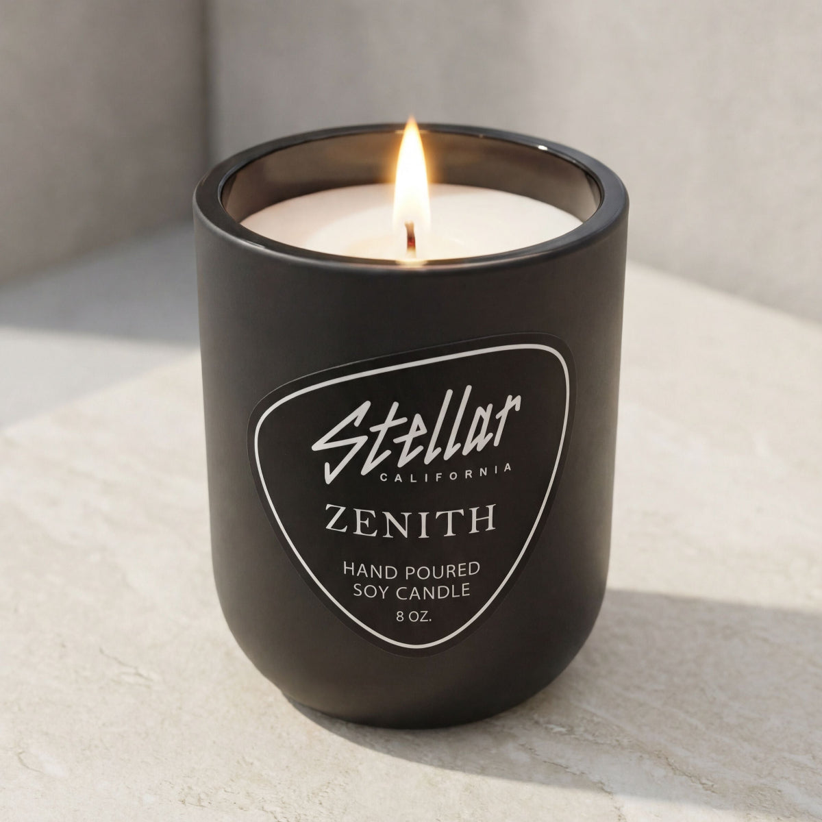 “Luxury botanical candle with soy–coconut wax.”